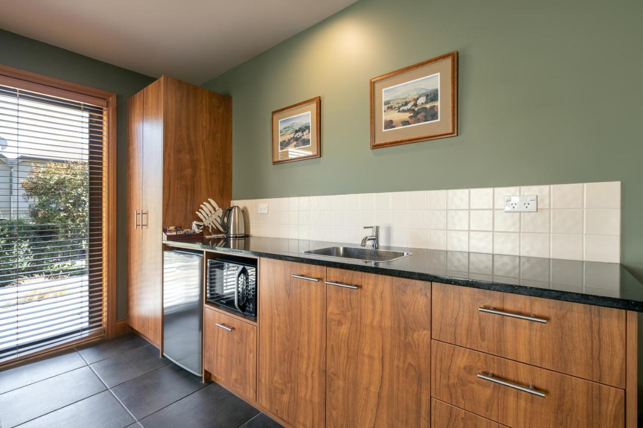 Wanaka Luxury Apartments Exterior photo A kitchen
