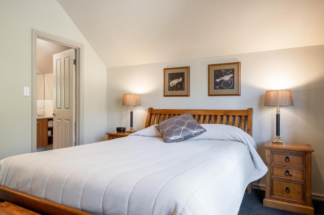 Wanaka Luxury Apartments Exterior photo A bedroom at the hotel