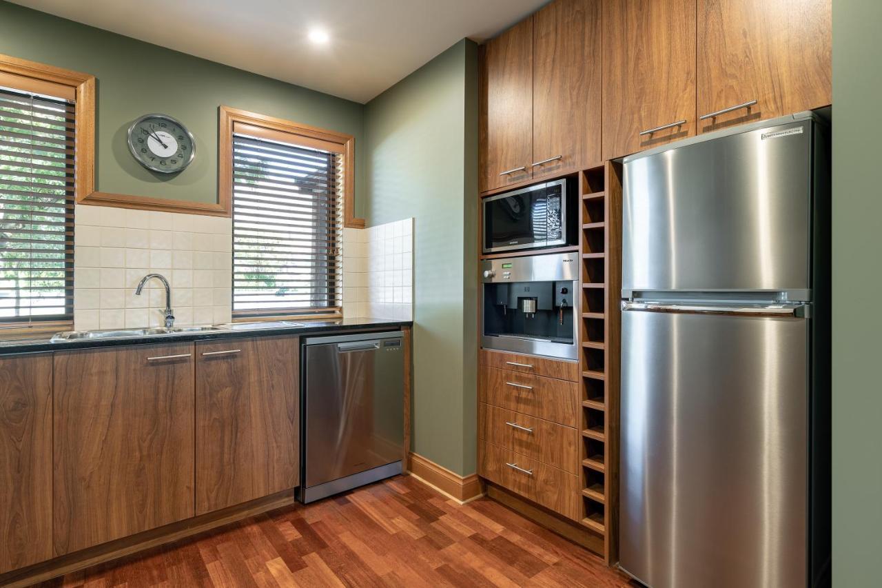 Wanaka Luxury Apartments Exterior photo A modern Australian kitchen