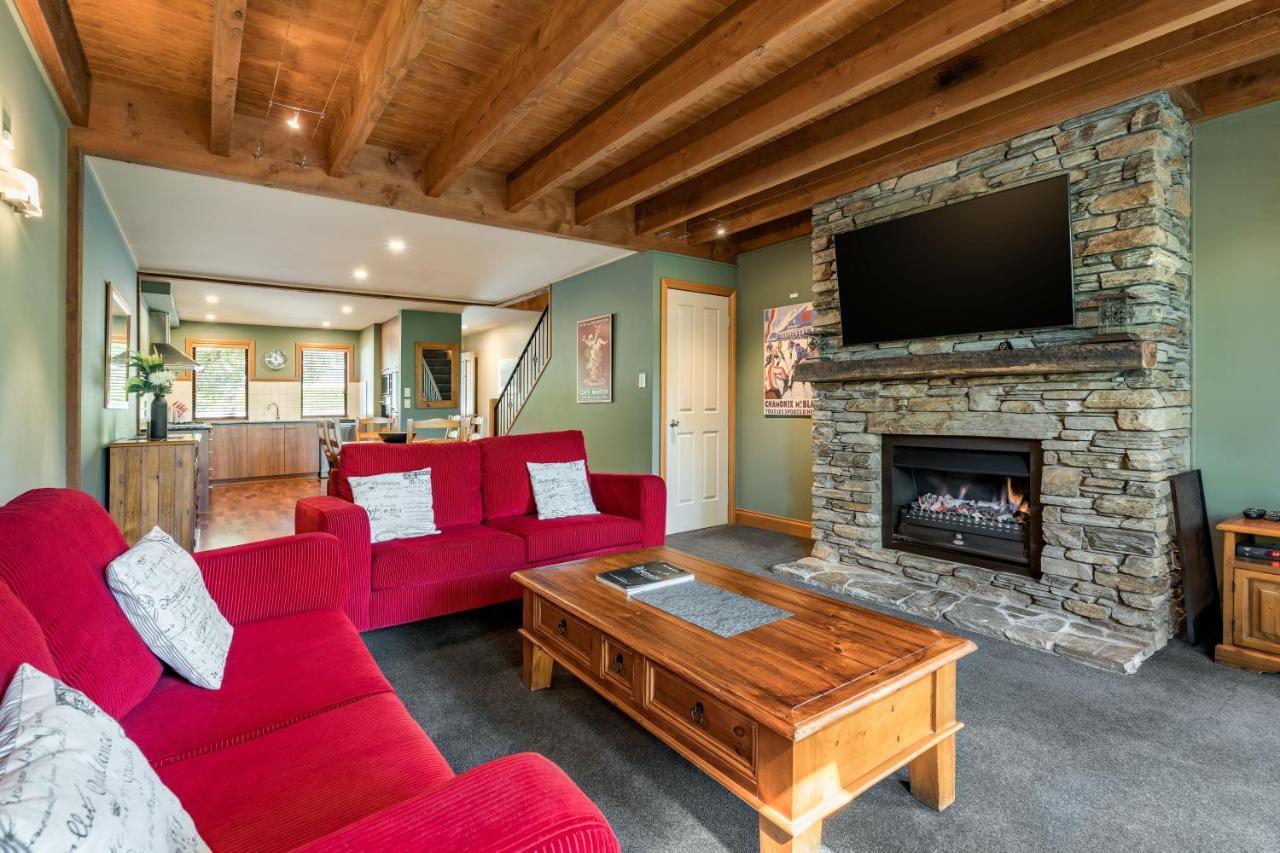 Wanaka Luxury Apartments Exterior photo Living room at Jack's Point